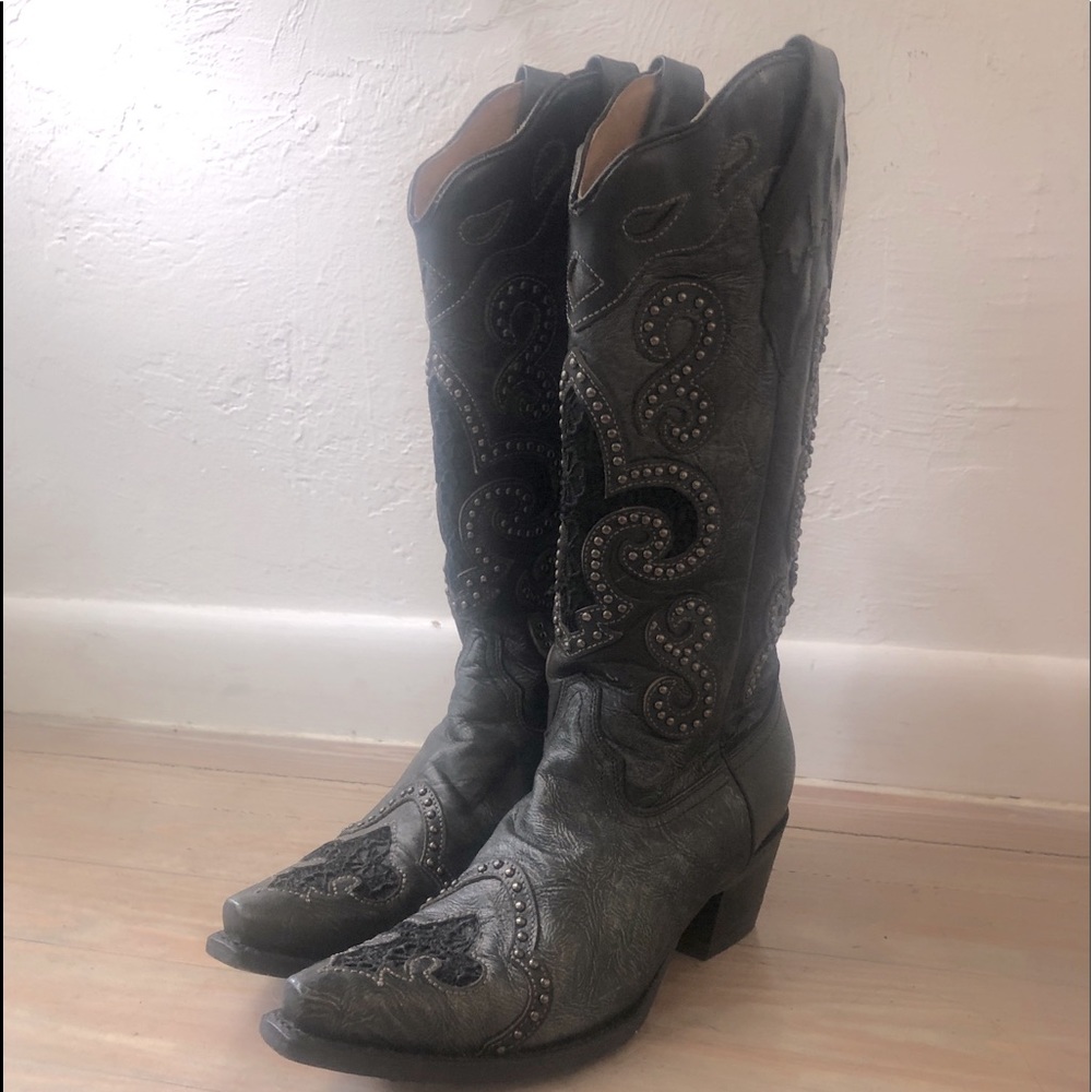 Corral Cowgirl boot / black leather with studs & lace / size 8.5